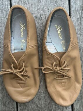 Dance Class J203 Soft Tan Leather Laced Jazz Shoes Size 5-1/2
